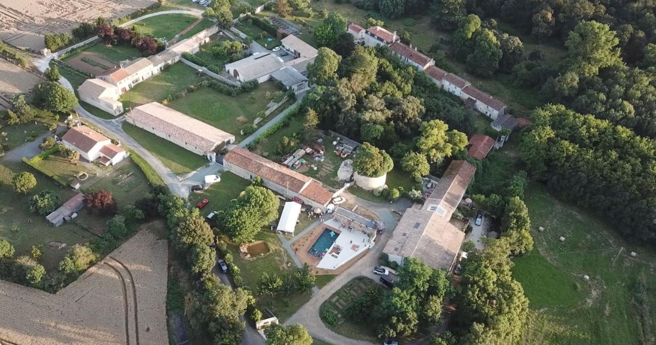 Gite De St Hilaire Soubise Exterior photo